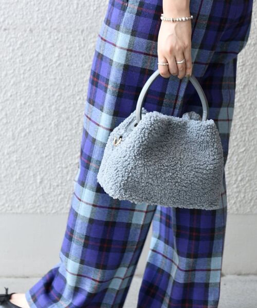 SHIPS any(シップス エニィ)の「SHIPS any: フェイク ボア 2WAY ショルダー◇(ショルダーバッグ・レディース・ホワイト/ライトブルー・ONE SIZE)」の1枚目の写真