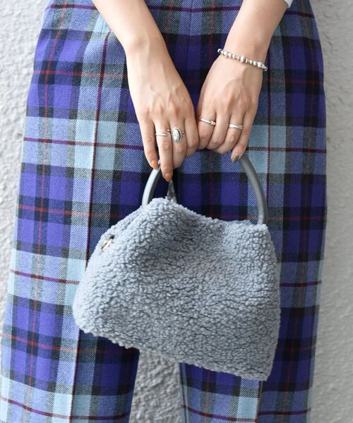 SHIPS any(シップス エニィ)の「SHIPS any: フェイク ボア 2WAY ショルダー◇(ショルダーバッグ・レディース・ホワイト/ライトブルー・ONE SIZE)」の13枚目の写真