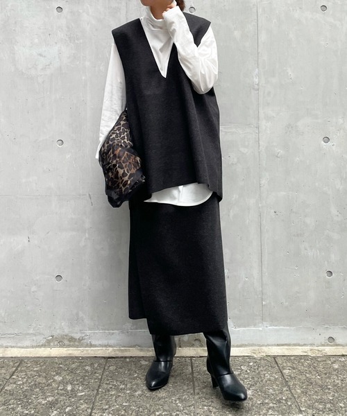 DouDou（ドゥドゥ）の「圧縮天竺スリットタイトスカート（スカート・レディース・チャコールグレー/ベージュ・FREE）」の12枚目の写真