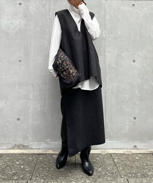 DouDou（ドゥドゥ）の「圧縮天竺スリットタイトスカート（スカート・レディース・チャコールグレー/ベージュ・FREE）」の13枚目の写真