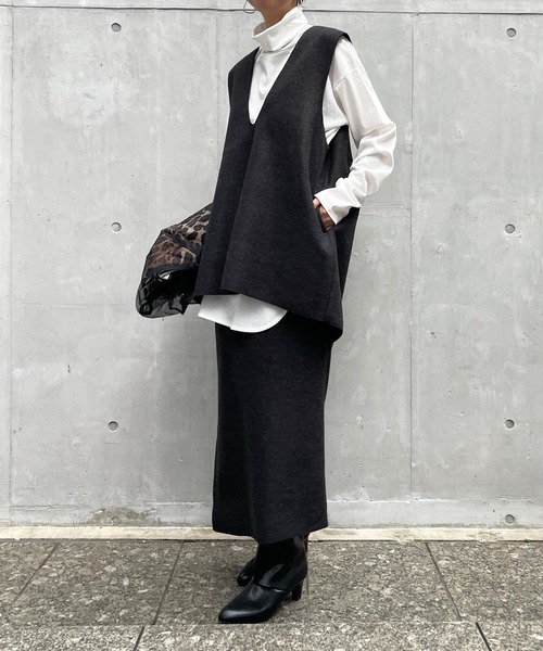 DouDou（ドゥドゥ）の「圧縮天竺スリットタイトスカート（スカート・レディース・チャコールグレー/ベージュ・FREE）」の14枚目の写真