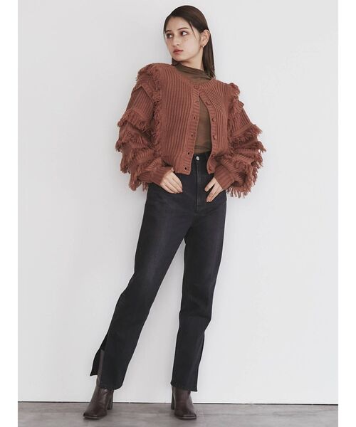 CALNAMUR（カルナムール）の「センタープレススリットブラックデニム（デニムパンツ・レディース・ブラック・SMALL/MEDIUM）」の6枚目の写真