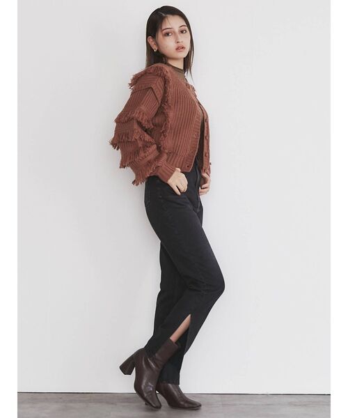 CALNAMUR（カルナムール）の「センタープレススリットブラックデニム（デニムパンツ・レディース・ブラック・SMALL/MEDIUM）」の8枚目の写真