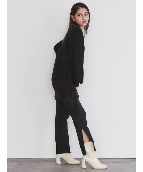 CALNAMUR（カルナムール）の「センタープレススリットブラックデニム（デニムパンツ・レディース・ブラック・SMALL/MEDIUM）」の15枚目の写真