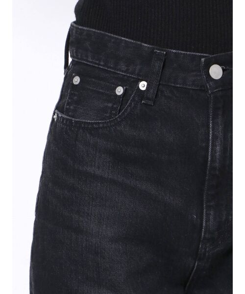 CALNAMUR（カルナムール）の「センタープレススリットブラックデニム（デニムパンツ・レディース・ブラック・SMALL/MEDIUM）」の7枚目の写真