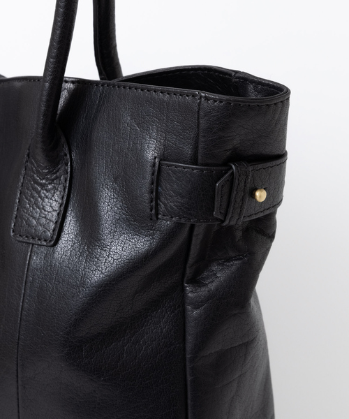 alfredoBANNISTER（アルフレッドバニスター）の「【一部店舗＋WEB限定】縦型 レザートート（トートバッグ・メンズ・ブラック/ダークブラウン・フリー）」の6枚目の写真