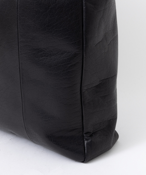 alfredoBANNISTER（アルフレッドバニスター）の「【一部店舗＋WEB限定】縦型 レザートート（トートバッグ・メンズ・ブラック/ダークブラウン・フリー）」の8枚目の写真