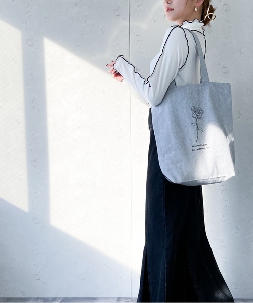 Per sist ence（パーシエンス）の「新柄入荷/ファスナー付きグラフィックA4トートバッグ（トートバッグ・レディース・ネイビー/オフホワイト/グレー/アイボリー/ホワイト系その他2/ホワイト系その他/グリーン/ブルー/ベージュ/ホワイト系/ラベンダー/ホワイト系2/ホワイト系1/ホワイト系3/ブラック/ブラック系1/P/O/N/L/K/J/E/D/M/Q/S/R/T/U・FREE）」の12枚目の写真