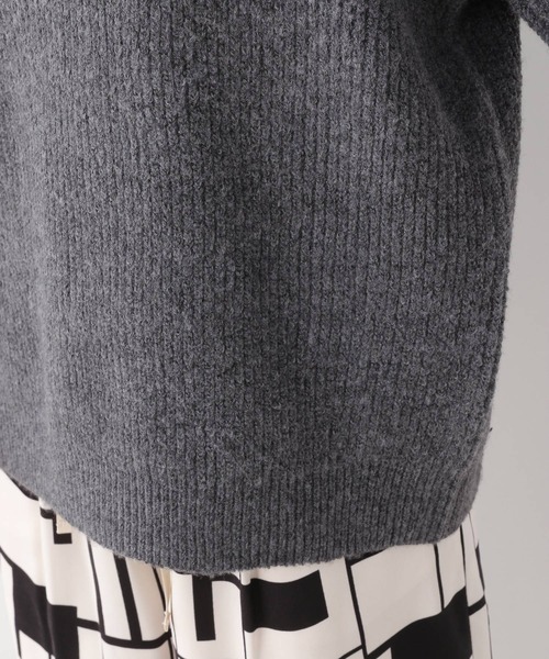 LEPSIM（レプシィム）の「5ゲージ畦袖ボリュームプルオーバー　219652（ニット/セーター・レディース・イエロー/ブルー/モカ/チャコールグレー・FREE）」の15枚目の写真