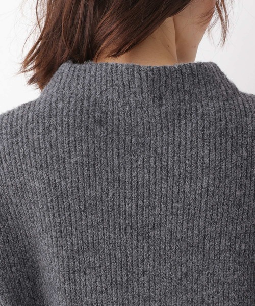 LEPSIM（レプシィム）の「5ゲージ畦袖ボリュームプルオーバー　219652（ニット/セーター・レディース・イエロー/ブルー/モカ/チャコールグレー・FREE）」の16枚目の写真