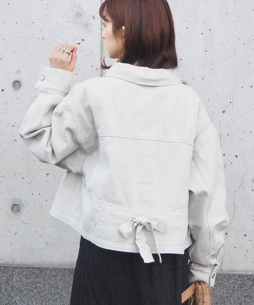 tiptop（ティップトップ）の「バックリボンブルゾン（デニムジャケット・レディース・ブルー/アイボリー/ブラック・FREE）」の7枚目の写真