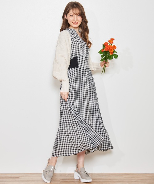 NOELA(ノエラ)の「ウエストリブプリーツシャツワンピ(ワンピース・レディース・ブラック/ベージュ/オフホワイト・S/M)」の8枚目の写真