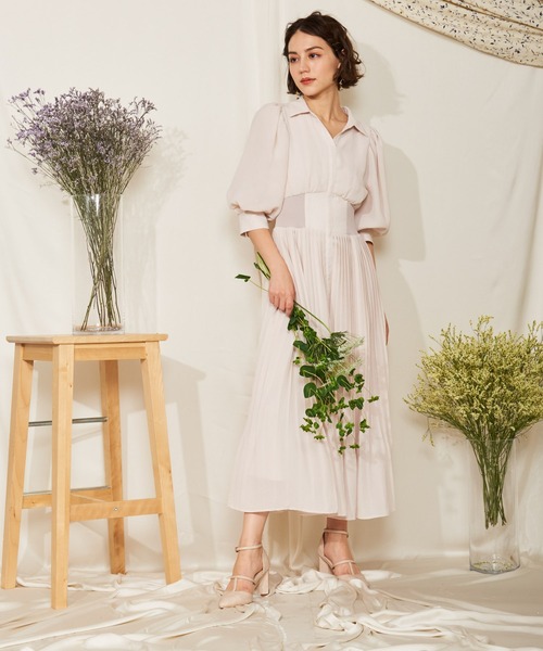 NOELA(ノエラ)の「ウエストリブプリーツシャツワンピ(ワンピース・レディース・ブラック/ベージュ/オフホワイト・S/M)」の14枚目の写真
