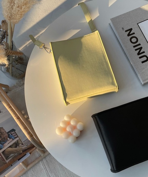 AS KNOW AS plus（アズノゥアズプラス）の「カラバリスクエアショルダーバッグ（ショルダーバッグ・レディース・ブラック/イエロー/ミント/ライトベージュ・FREE）」の4枚目の写真