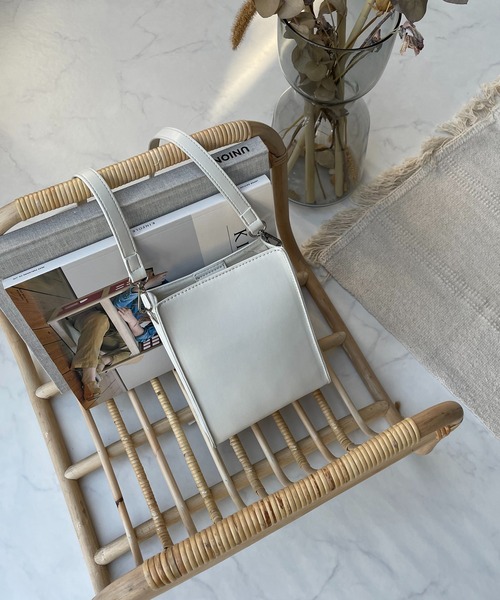 AS KNOW AS plus（アズノゥアズプラス）の「カラバリスクエアショルダーバッグ（ショルダーバッグ・レディース・ブラック/イエロー/ミント/ライトベージュ・FREE）」の7枚目の写真