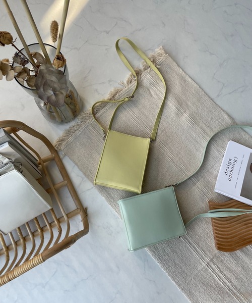 AS KNOW AS plus（アズノゥアズプラス）の「カラバリスクエアショルダーバッグ（ショルダーバッグ・レディース・ブラック/イエロー/ミント/ライトベージュ・FREE）」の6枚目の写真