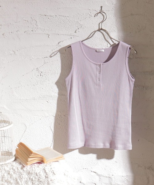 Honeys（ハニーズ）の「ボタン使いタンク（タンクトップ・レディース・ラベンダー/ホワイト/ブラック/ブルー系その他/ベージュ/スミクロ/グリーン/ブラウン・M/L/S）」の8枚目の写真