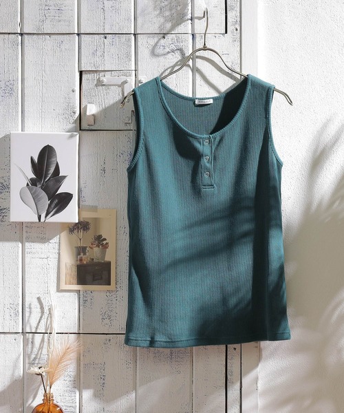 Honeys（ハニーズ）の「ボタン使いタンク（タンクトップ・レディース・ラベンダー/ホワイト/ブラック/ブルー系その他/ベージュ/スミクロ/グリーン/ブラウン・M/L/S）」の6枚目の写真