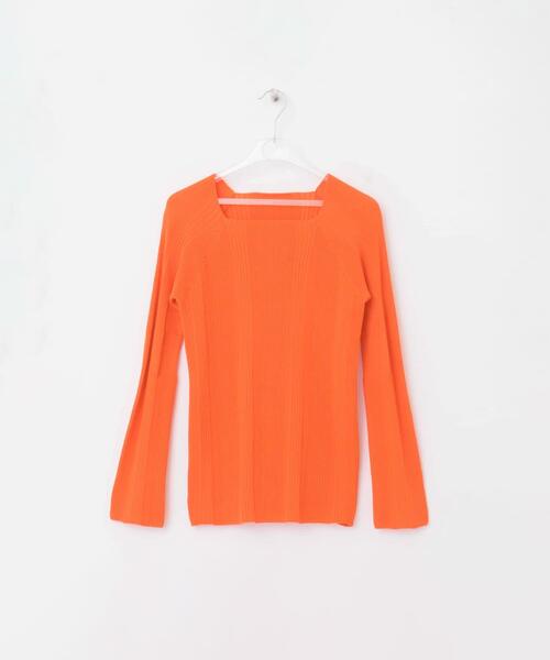 LAATO(ラート)の「SQUARE NECK RIB KNIT(ニット/セーター・レディース・オフホワイト/ブラック/ブラウン/ベージュ/オレンジ・FREE)」の1枚目の写真