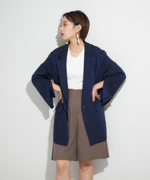 NOMINE(ノミネ)の「スリットスリーブルーズジャケット(テーラードジャケット・レディース・グレイッシュブルー/サーモンピンク/ダークネイビー・フリー)」の3枚目の写真