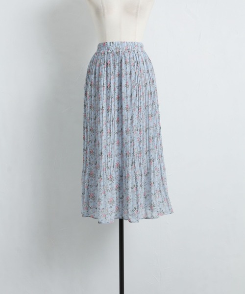 tocco closet（トッコ　クローゼット）の「フラワープリントプリーツフレアスカート（スカート・レディース・ホワイト/サックスブルー・M）」の3枚目の写真