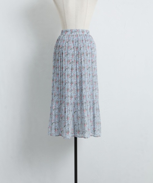 tocco closet（トッコ　クローゼット）の「フラワープリントプリーツフレアスカート（スカート・レディース・ホワイト/サックスブルー・M）」の5枚目の写真