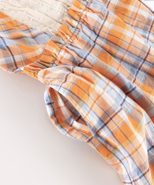KP（ケーピー）の「シャーリングチェックノースリーブワンピース(100-130cm)（ワンピース・キッズ・オレンジ/ブルー・130cm/100cm/120cm/110cm）」の4枚目の写真