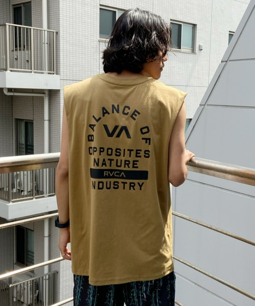 RVCA（ルーカ）の「RVCA/ルーカ ルーズシルエット ノースリーブTシャツ/バックプリント タンクトップ BC041-363（タンクトップ・メンズ・ブラウン/ブラック/ホワイト・L/M/S）」の2枚目の写真