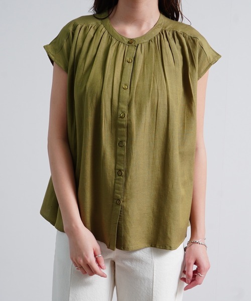 Fizz(フィズ)の「【Fizz/フィズ】 綿麻ミックス スタンドカラーノースリーブギャザーブラウス(シャツ/ブラウス・レディース・ベージュ/カーキ/チャコール/キナリ・M)」の4枚目の写真