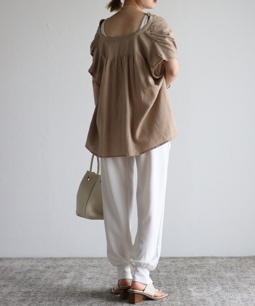 Fizz(フィズ)の「【Fizz/フィズ】 綿麻ミックス スタンドカラーノースリーブギャザーブラウス(シャツ/ブラウス・レディース・ベージュ/カーキ/チャコール/キナリ・M)」の17枚目の写真
