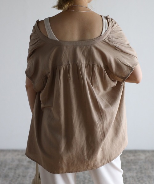 Fizz(フィズ)の「【Fizz/フィズ】 綿麻ミックス スタンドカラーノースリーブギャザーブラウス(シャツ/ブラウス・レディース・ベージュ/カーキ/チャコール/キナリ・M)」の15枚目の写真