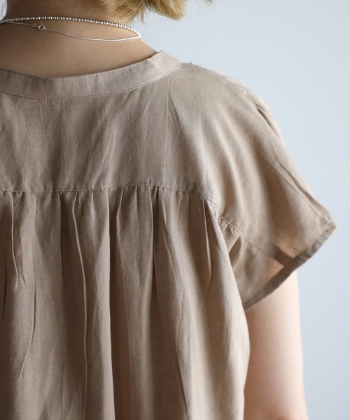 Fizz(フィズ)の「【Fizz/フィズ】 綿麻ミックス スタンドカラーノースリーブギャザーブラウス(シャツ/ブラウス・レディース・ベージュ/カーキ/チャコール/キナリ・M)」の20枚目の写真