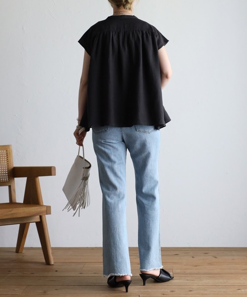 Fizz(フィズ)の「【Fizz/フィズ】 綿麻ミックス スタンドカラーノースリーブギャザーブラウス(シャツ/ブラウス・レディース・ベージュ/カーキ/チャコール/キナリ・M)」の9枚目の写真