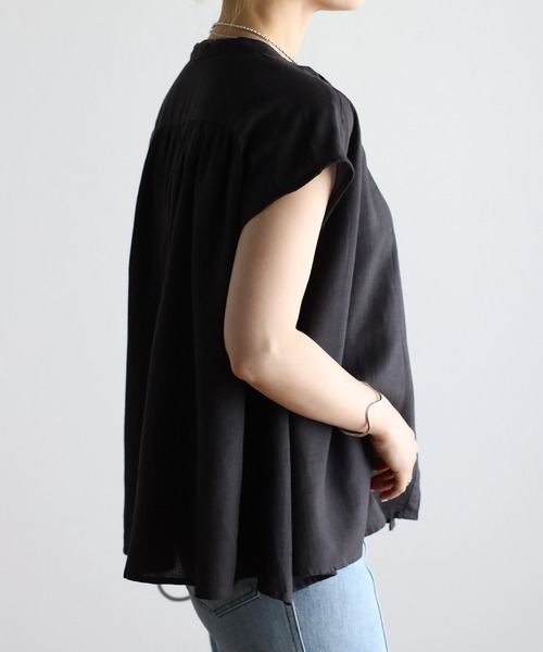 Fizz(フィズ)の「【Fizz/フィズ】 綿麻ミックス スタンドカラーノースリーブギャザーブラウス(シャツ/ブラウス・レディース・ベージュ/カーキ/チャコール/キナリ・M)」の14枚目の写真