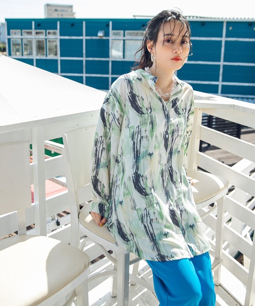 bohmal(ボマール)の「バックオープンバンドカラーデザインシャツ(シャツ/ブラウス・レディース・ブルー/グリーン・FREE)」の3枚目の写真