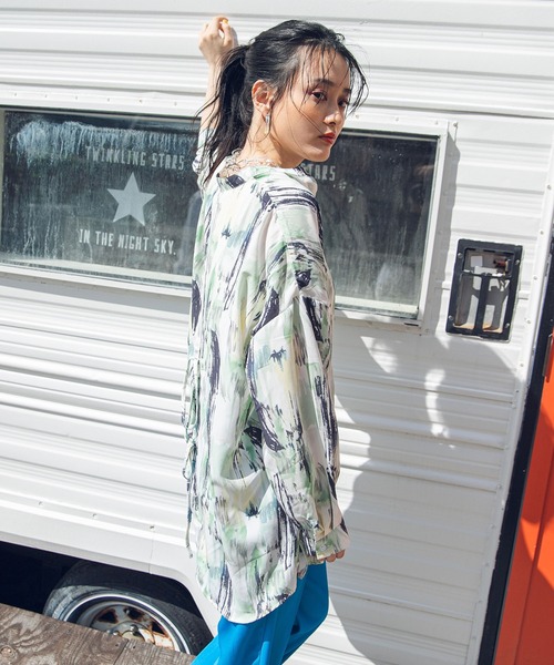 bohmal(ボマール)の「バックオープンバンドカラーデザインシャツ(シャツ/ブラウス・レディース・ブルー/グリーン・FREE)」の9枚目の写真