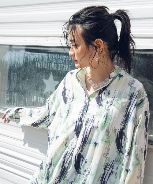 bohmal(ボマール)の「バックオープンバンドカラーデザインシャツ(シャツ/ブラウス・レディース・ブルー/グリーン・FREE)」の10枚目の写真