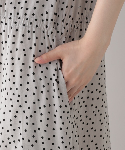 studio CLIP（スタディオクリップ）の「《Natural by studio CLIP》レーヨンドットドロストワンピース（ワンピース・レディース・ブラック/ライトグレー・FREE）」の15枚目の写真