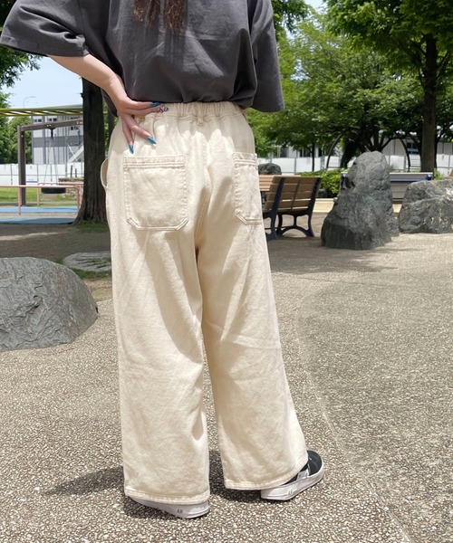 PairPair（ペアペア）の「イージーワイドパンツ(ユニセックス)（その他パンツ・メンズ・アイボリー/ケミカルウォッシュ・MEDIUM/LARGE）」の6枚目の写真