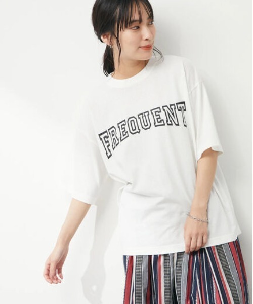 Green Parks(グリーンパークス)の「白抜きカレッジロゴTシャツ(Tシャツ/カットソー・レディース・ブラック/ターコイズブルー/ブルー・FREE)」の2枚目の写真