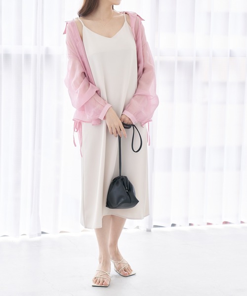 Lamoa(ラモア)の「Lamoa/Vネック キャミソールワンピース(ワンピース・レディース・ブラック/ベージュ/グレー/ピンク/ブルー/グリーン/アイボリー・FREE)」の1枚目の写真