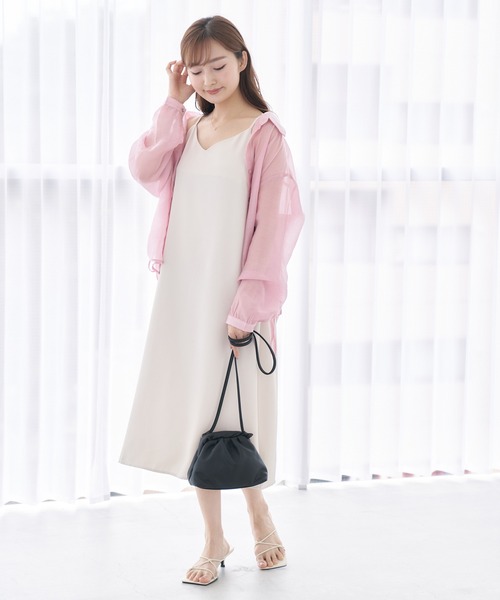 Lamoa(ラモア)の「Lamoa/Vネック キャミソールワンピース(ワンピース・レディース・ブラック/ベージュ/グレー/ピンク/ブルー/グリーン/アイボリー・FREE)」の9枚目の写真