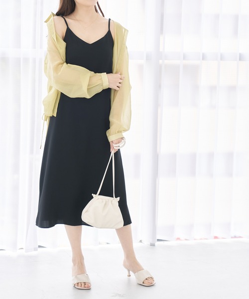 Lamoa(ラモア)の「Lamoa/Vネック キャミソールワンピース(ワンピース・レディース・ブラック/ベージュ/グレー/ピンク/ブルー/グリーン/アイボリー・FREE)」の11枚目の写真