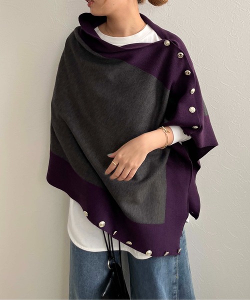 Eimee Law（エイミーロウ）の「トリミング金ボタン2WAYニット（カーディガン/ボレロ・レディース・ライトブラウン/チャコールグレー/グレイッシュベージュ・38）」の2枚目の写真