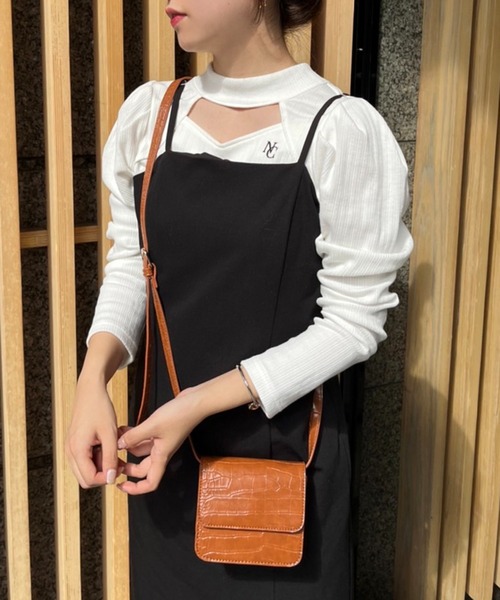 one after another NICE CLAUP（ワンアフターアナザーナイスクラップ）の「刺しゅうハイネックトップス（Tシャツ/カットソー・レディース・ブラック/オフホワイト/ブラウン系その他/ピンクベージュ・FREE）」の7枚目の写真