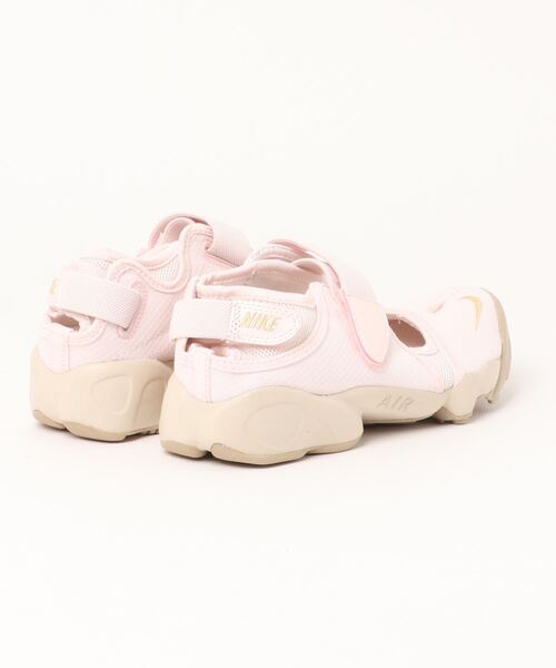 NIKE(ナイキ)の「(NIKE)ナイキ エア リフト ブリーズ(サンダル・レディース・ピンク/ホワイト・24.0/23/25.0)」の4枚目の写真