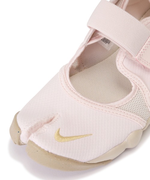 NIKE(ナイキ)の「(NIKE)ナイキ エア リフト ブリーズ(サンダル・レディース・ピンク/ホワイト・24.0/23/25.0)」の5枚目の写真