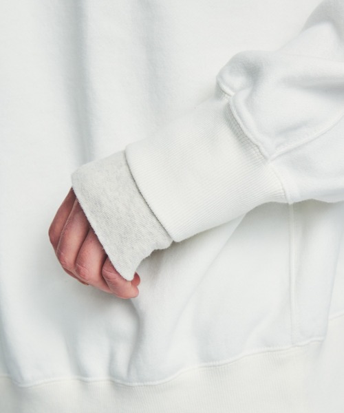ANEI(アーネイ)の「OVERLAY S.Z CREW / AN0222_S1002(スウェット・メンズ・オフホワイト/ブラック・2/3)」の18枚目の写真