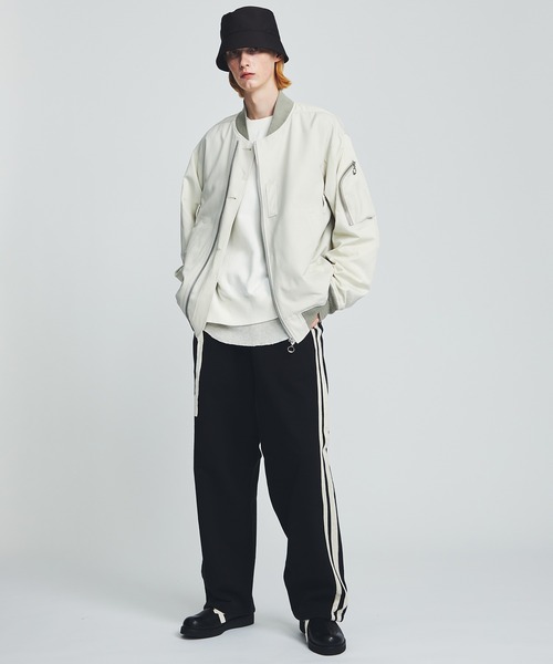 ANEI(アーネイ)の「OVERLAY S.Z CREW / AN0222_S1002(スウェット・メンズ・オフホワイト/ブラック・2/3)」の10枚目の写真
