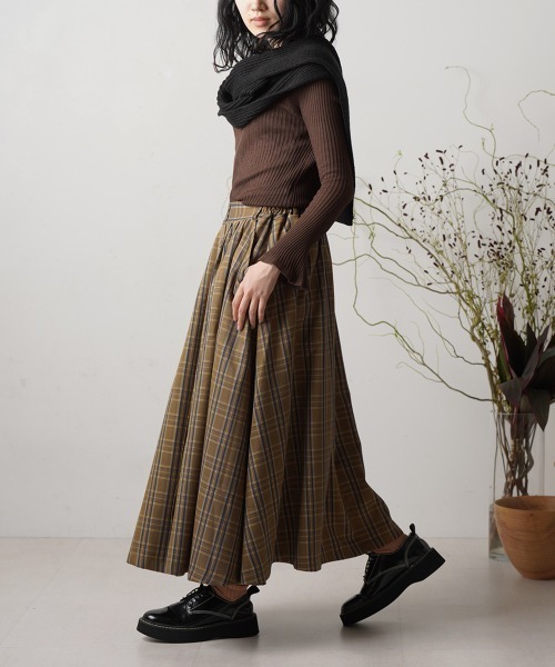 LUPILIEN（ルピリアン）の「ＴＲチェックスカート（スカート・レディース・チャコールグレー/パープル/ブラウン・FREE）」の8枚目の写真